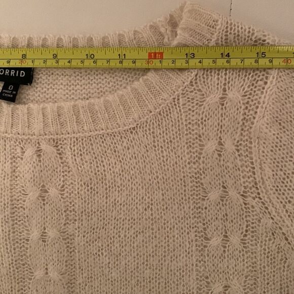 Torrid Layered Women’s White Sweater Size 0 = L - Picture 3 of 9